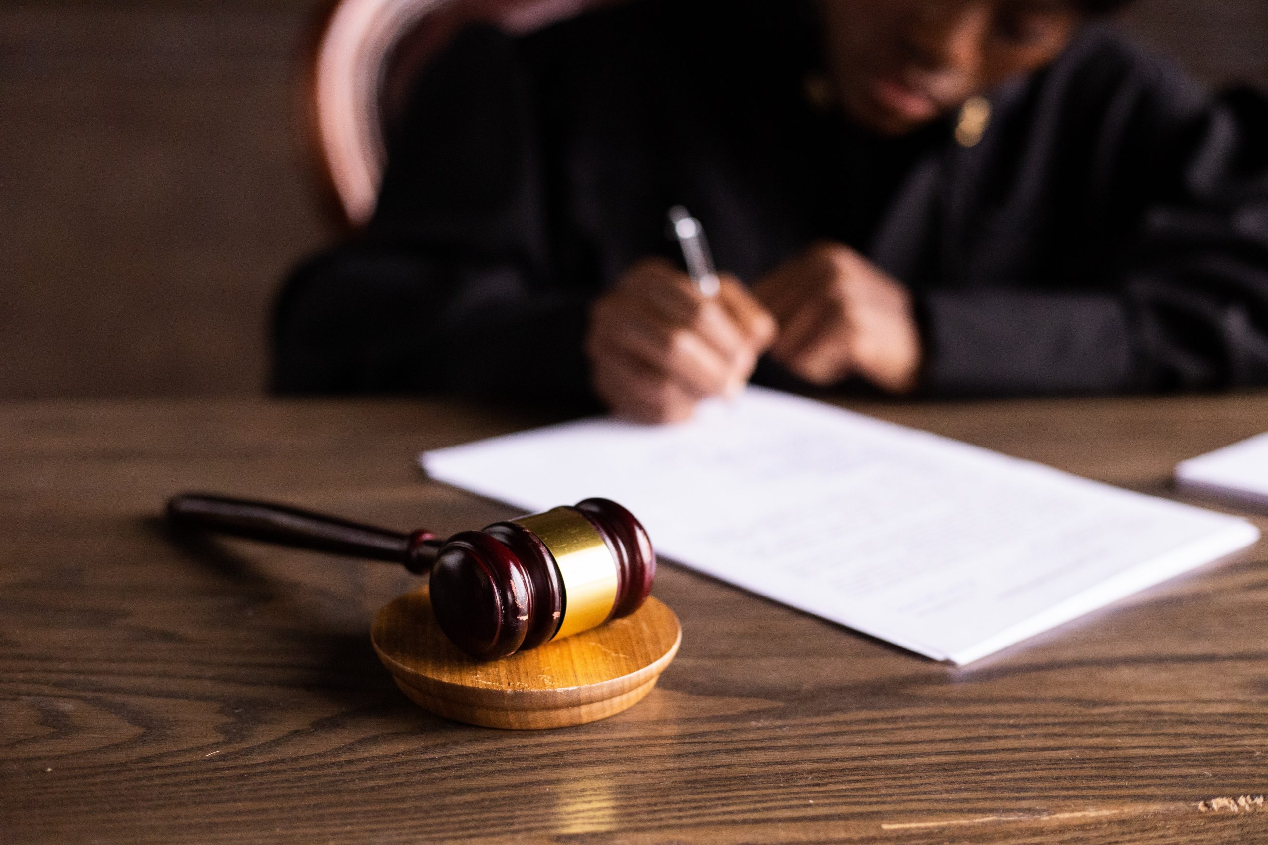 Quelles sont les fonctions juridiques d'un procureur ?
