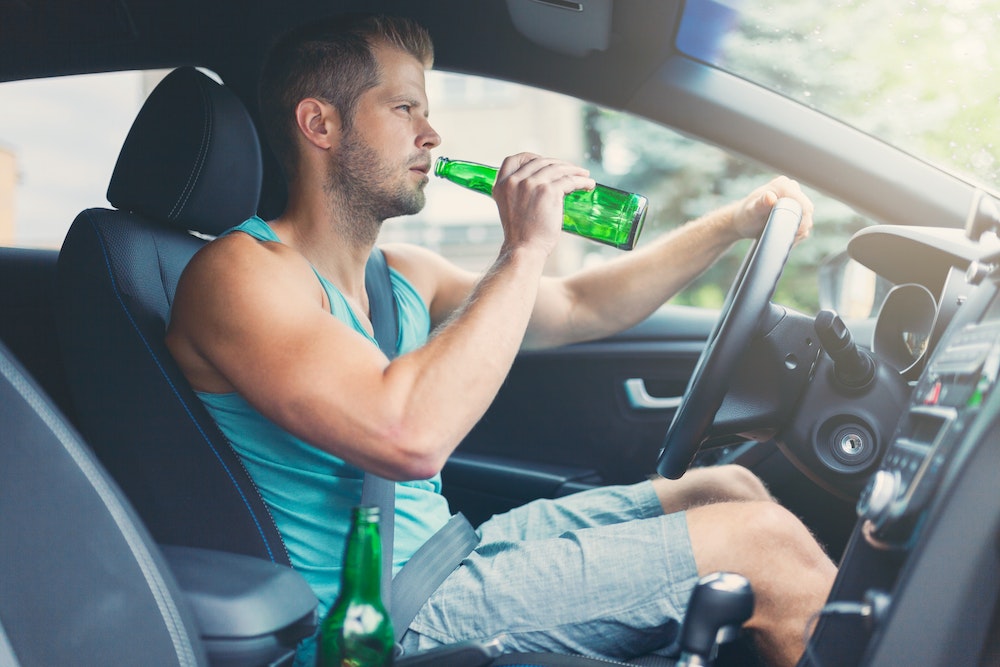 Alcool au volant : les obligations de l'employeur en matière de prévention des risques pour les salariés utilisant un deux-roues motorisé pour le travail