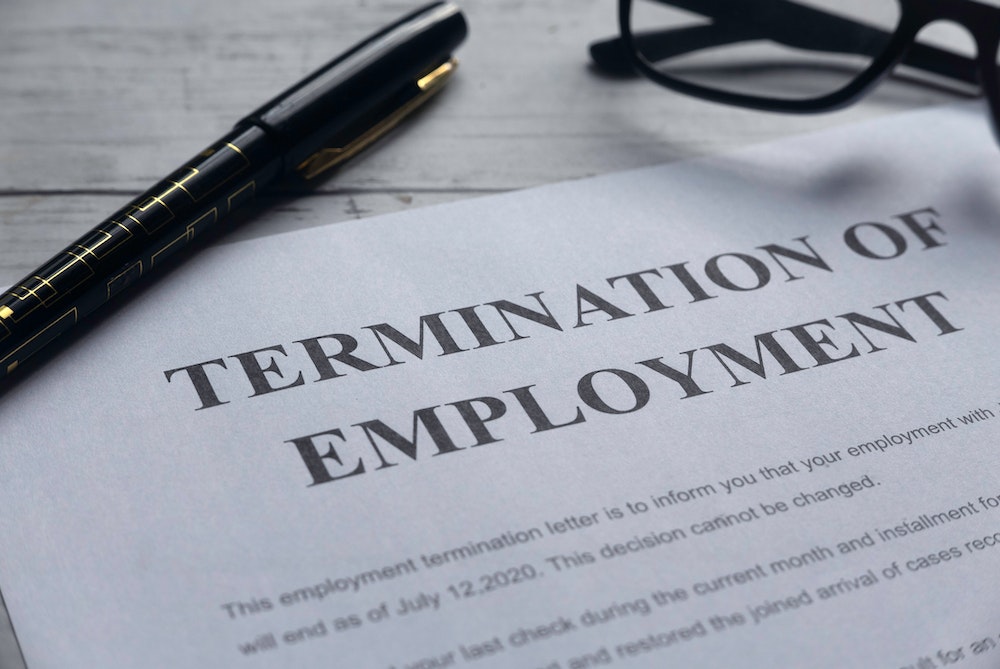 Mettre fin à un contrat de remplacement : les règles et bonnes pratiques à connaître