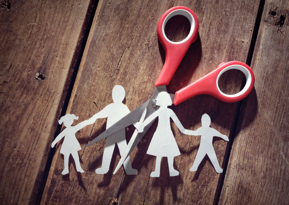Divorce judiciaire ou à l'amiable : quelle option choisir ?