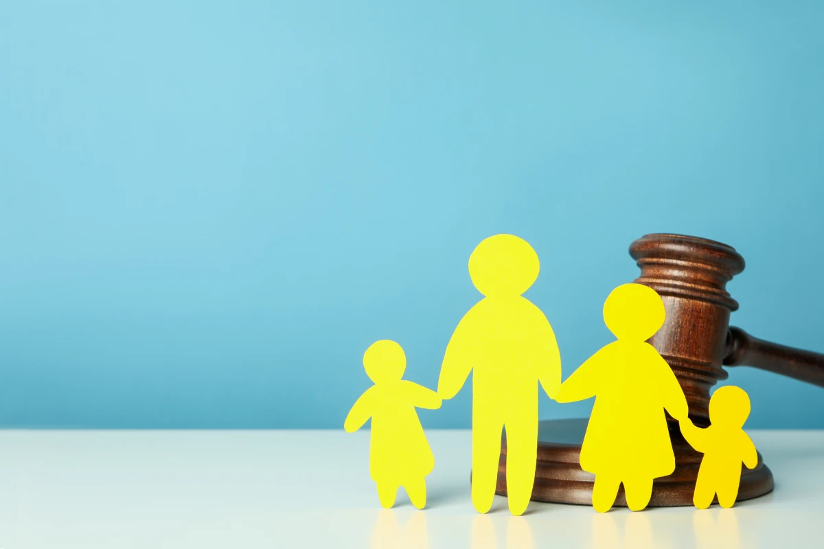 Comment porter plainte contre une curatelle ou une tutelle : démarches et conseils d'un avocat