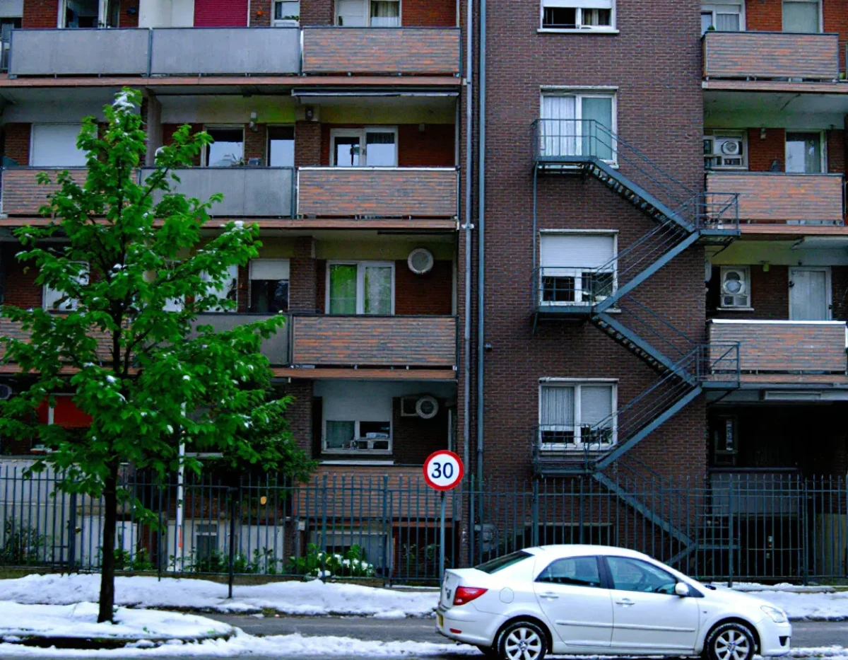 Contestation des augmentations de loyers pour travaux de rénovation énergétique : Droits et recours des locataires